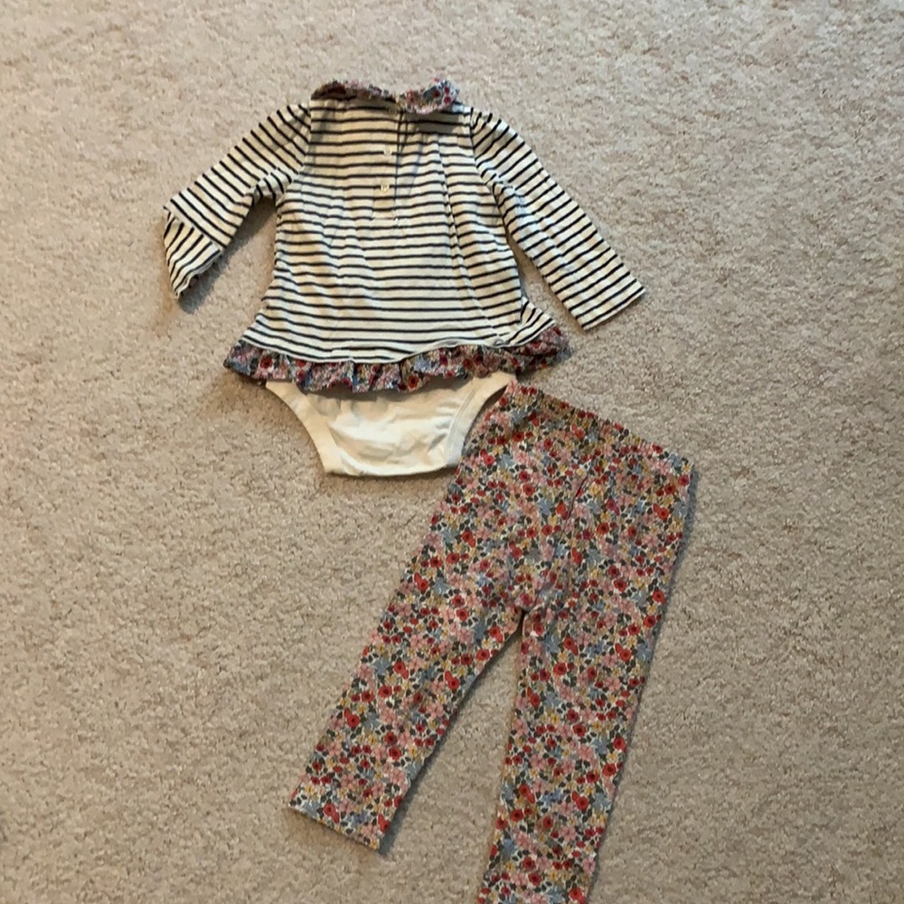 Adorable floral and striped coordinating set - Picture 4 of 9